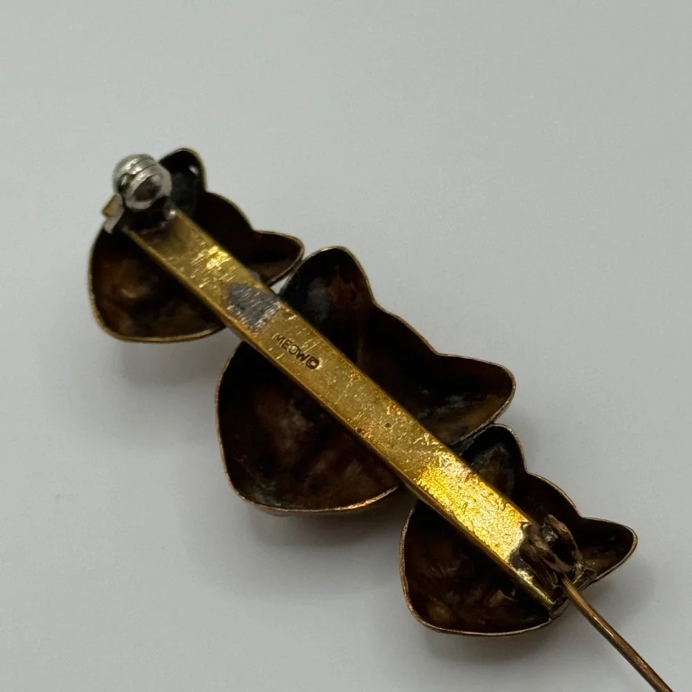 Vintage Meow Signed Cat Kitten Brooch Pin